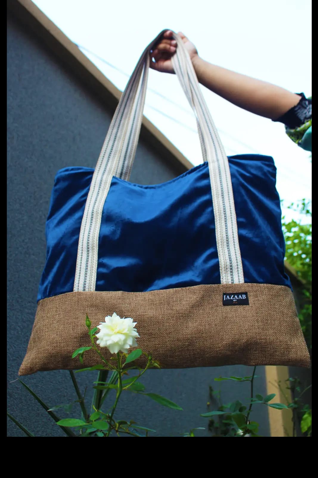 zipper velvet tote with features