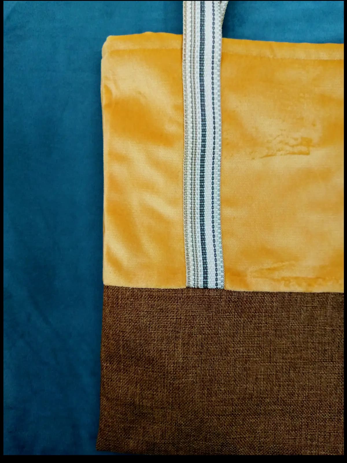 zipper velvet tote with features